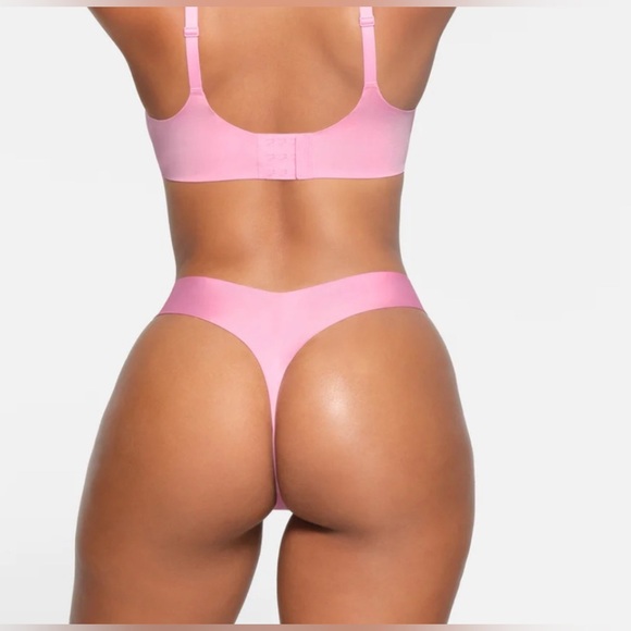 SKIMS 🩷🩷 Bubble Gum Ultimate Collection Push Up Plunge Bra NWT 34B - Picture 3 of 5